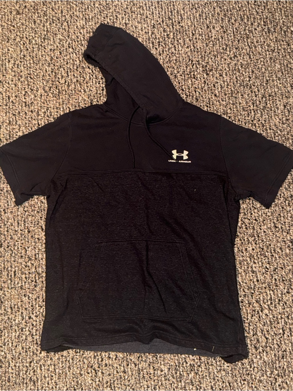 Under Armour Black Short Sleeve Hoodie. XL